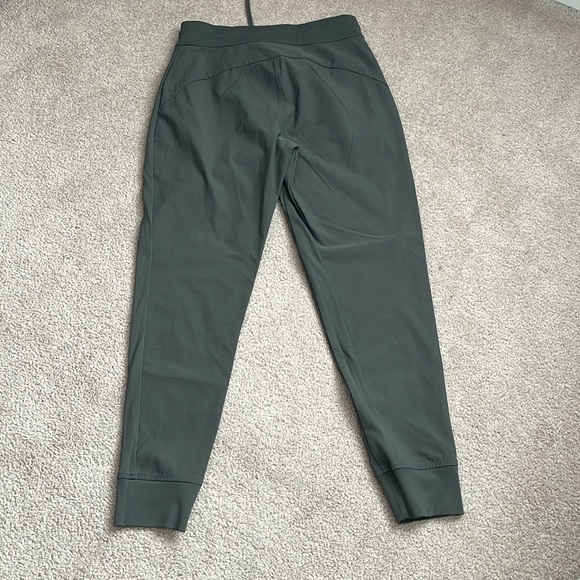 “Athleta- Woman’s Headlands Hybrid Trek Joggers size 6” - Picture 7 of 9